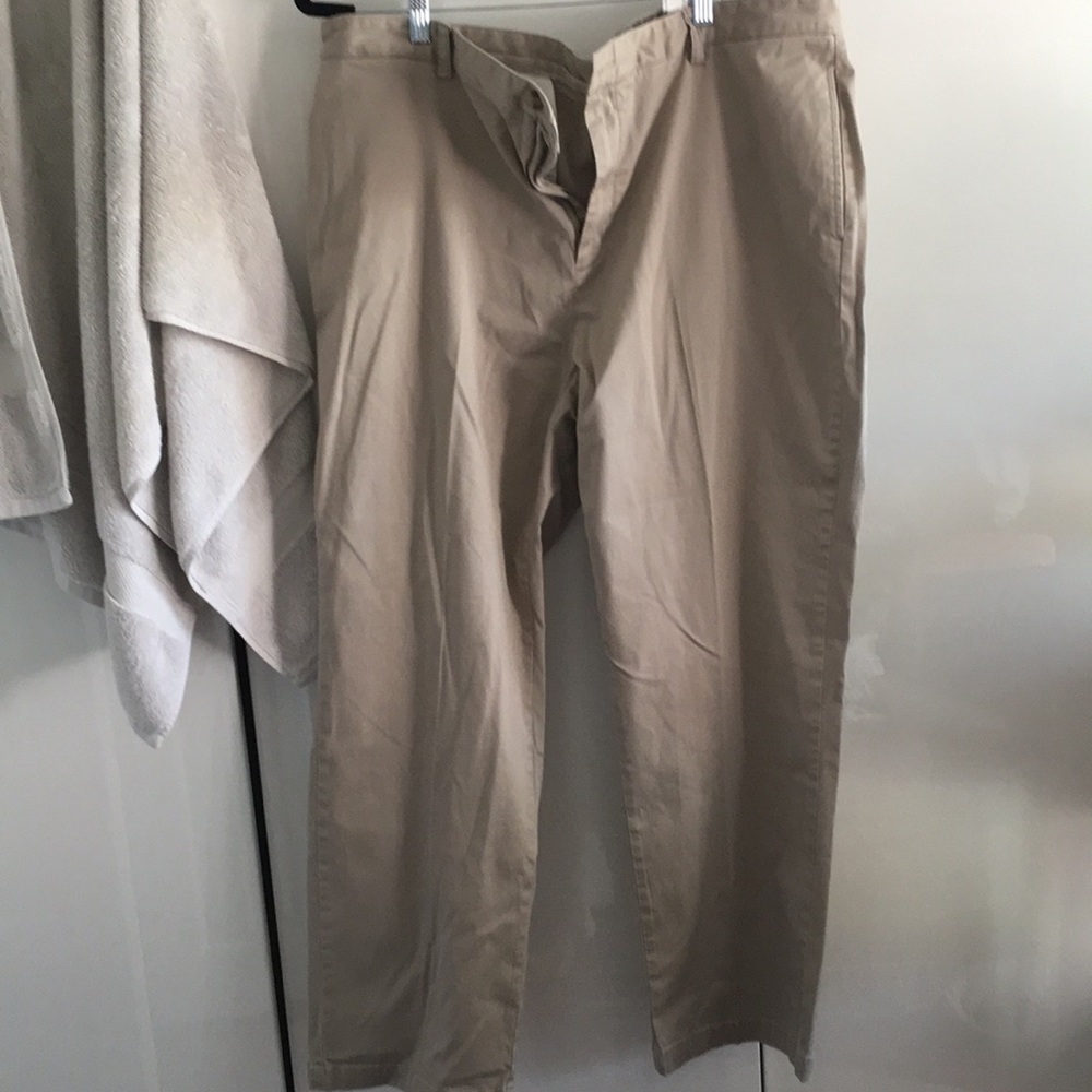 Vineyard Vines Khakis